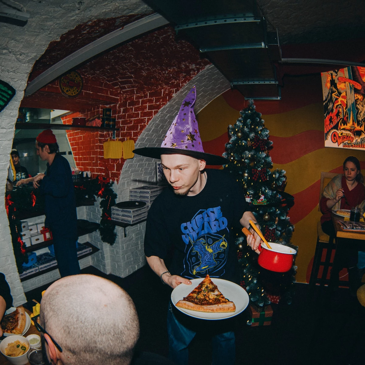Бар «Cheese Wizard» — американская кухня и сырная магия в мире фэнтези. Фото 4